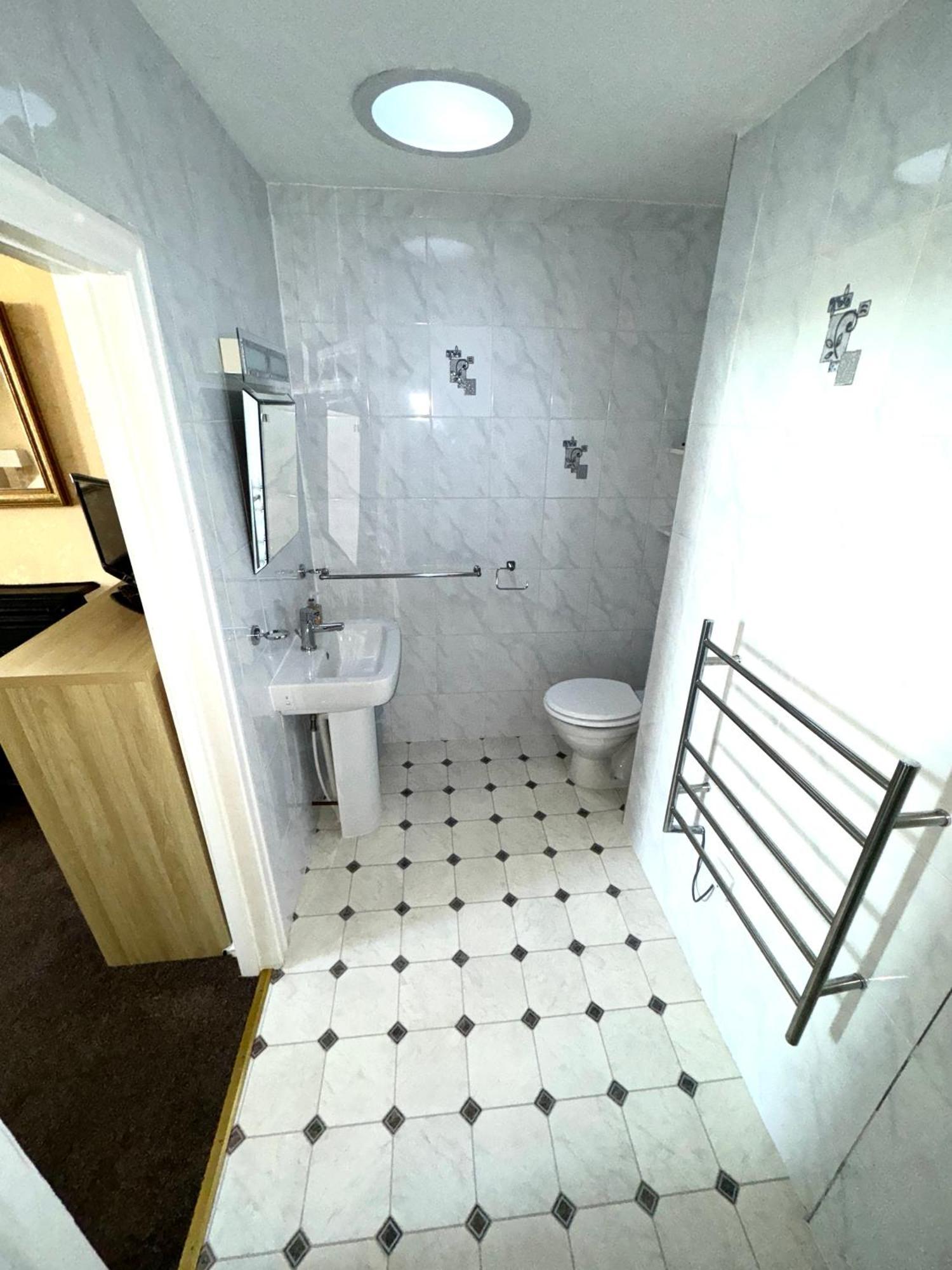 Ashfield Guesthouse ダグラス エクステリア 写真
